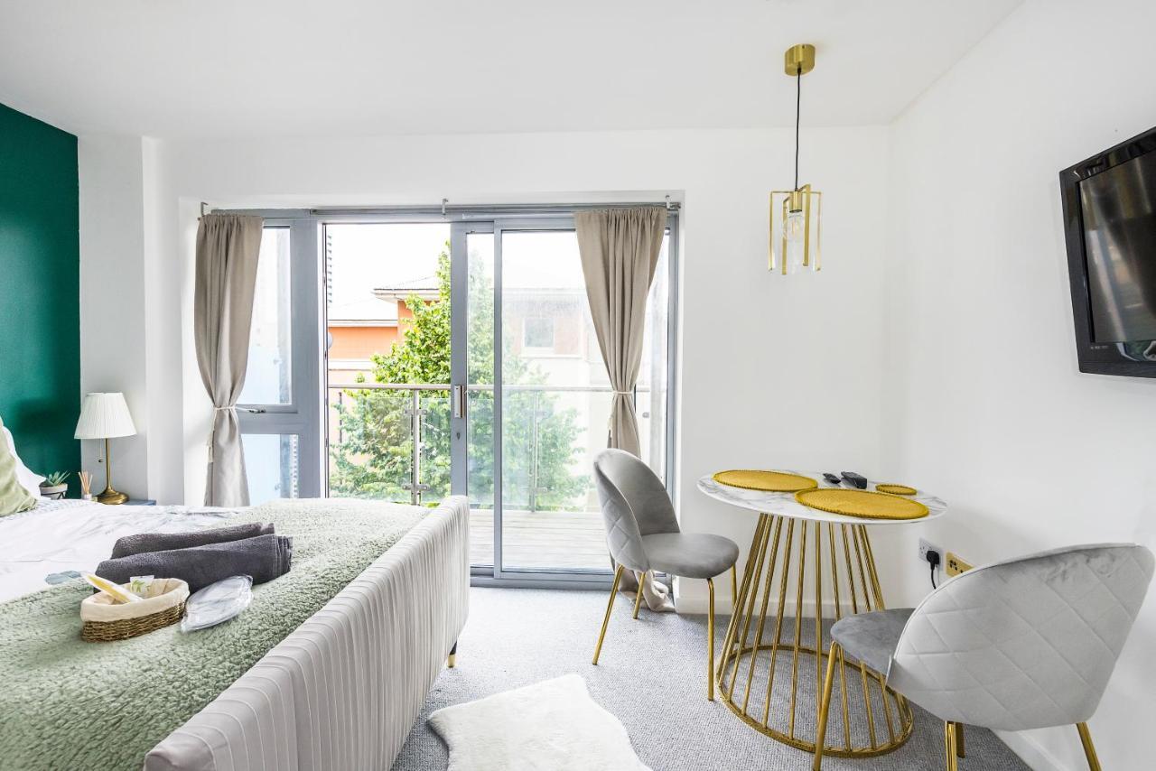 Bow Wharf Apartments London Exterior photo